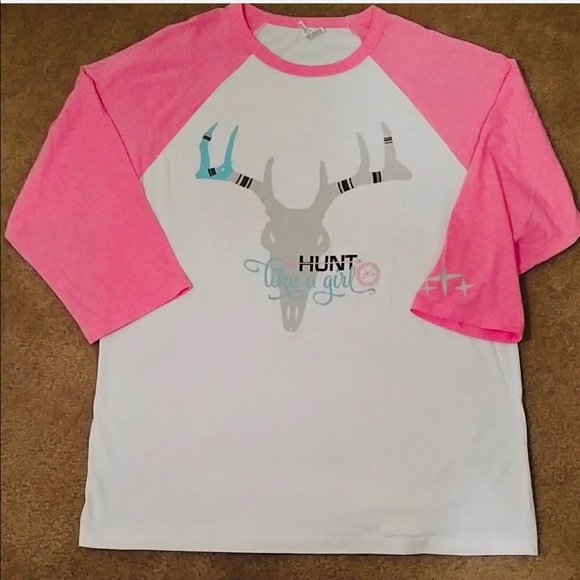Tops - SALE - Hunt like a girl t-shirt. CUTE